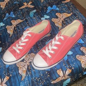 Converse Women’s Low Top